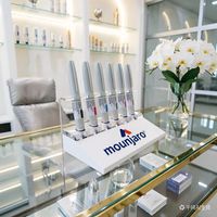 Modèle d'exposition de merchandising visuel personnalisé à l'échelle 1:1 pour la présentation en magasin et les expositions de marques