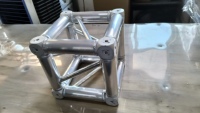 Structure de scène carrée en alliage d'aluminium 6082-T6 100x100mm pour éclairage de scène, toit de scène, structure modulaire certifiée TUV CE pour événements et DJ