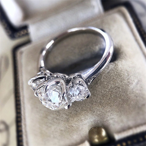 Anello da Donna F1714 in Oro Giallo con Diamante Taglio Brillante Rotondo Colore G Naturale Gioiello di Fidanzamento - Product Image 4