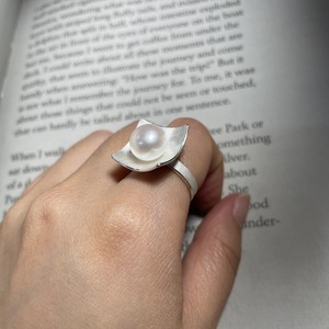 S925 Pure Silver Unique Temperament <b>Ring</b> with Natural <b>Pearl</b> Women's High-End Niche Fashion <b>Ring</b> with Opened <b>Pearl</b> - Product Image 4