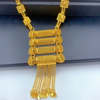 Parure de bijoux plaqué or 24 carats de Dubaï pour femme, comprenant collier pendentif, boucles d'oreilles, bracelet et bague, avec long pompon arabe en alliage, idéale pour mariage et mariée