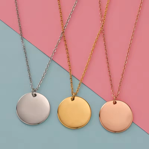 Collier avec pendentif rond en acier inoxydable plaqué or 18 carats, personnalisable avec un nom, forme de disque, vide, <span class=keywords><strong>cadeau</strong></span> avec gravure de logo - Product Image 1