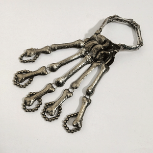 أزياء المرأة سلسلة اليد الجمجمة الأصابع سبيكة معدنية هيكل عظمي سوار الرقيق الدائري - Product Image 4