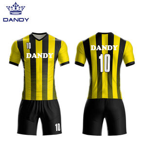 Divisa <span class=keywords><strong>da</strong></span> <span class=keywords><strong>Calcio</strong></span> Personalizzata Economica Nera e Gialla <span class=keywords><strong>Kit</strong></span> Completo - Product Image 1