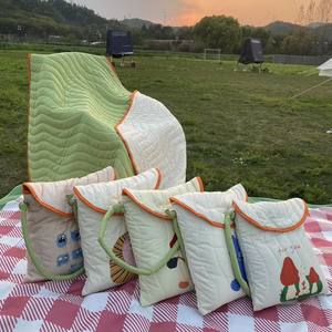 Edredón y almohada dos en uno de estilo portátil con logotipo estampado personalizable para uso en <span class=keywords><strong>aire</strong></span> acondicionado, manta para siesta diurna - Product Image 1