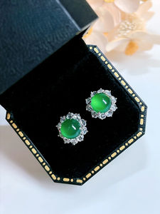 Boucles d'oreilles rétro 925 argent incrusté de lumière luxe et polyvalent, comparable au tempérament de jadéite, boucles d'oreilles fleur de calcédoine verte haut de gamme - Product Image 5