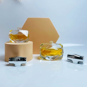 Mỹ Phẩm Tùy Chỉnh Nước Hoa Phun Chai 30Ml 80Ml Rõ Ràng Vuông Thủy Tinh Phẳng Hình Dạng Bơm Phun Bán Buôn Hộp Rỗng Bao Bì - Product Image 4