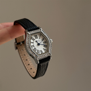 IEKE Tonneau-Shaped Arabic Numeral Dial Women's Retro Quartz <b>Watch</b> Simple Design Alloy <b>Case</b> 38mm Leather Strap Day/Date Display - Product Image 4