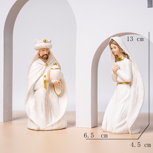 Vente en gros de nouvelles décorations de noël personnalisées résine jésus naissance cheval creux scène Anime maison artisanat ornements de bureau pour - Product Image 6