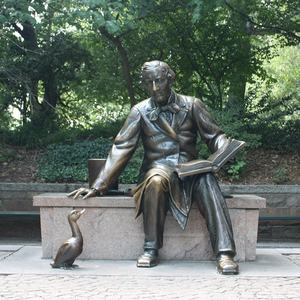 Statue en bronze homme sur banc sculpture lecture avec petite fille - Product Image 3