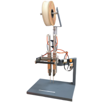 Machine automatique pneumatique de fabrication d'agrafes métalliques élastiques pour l'étiquetage des jouets et des emballages