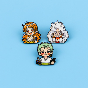 Broches en émail métalliques One Piece Anime Luffy Zoro Nami, directement de l'usine, pour la décoration de vêtements et de sacs à dos - Product Image 2
