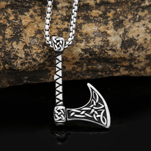 Yunnique – collier avec pendentif hache viking en acier inoxydable, bijoux à la mode pour hommes, cadeau, design à long manche, couleur acier, chaîne de 3mm, 60cm - Product Image 2