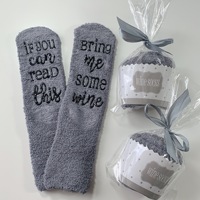 Petites idées de cadeaux flous confortables pour mère épouse amie si vous pouvez lire ceci apportez-moi des chaussettes de vin