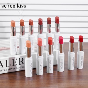 Se7en Kiss 8003 Lápiz Labial Mate Aterciopelado - 4g Fórmula Suave y Mate de Larga Duración Resistente a las Manchas Color Intenso Set de Regalo - Product Image 4