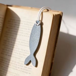Marcapáginas Moderno de Cuero PU con Diseño de Pez en Relieve, Multicolor, Hecho a Mano, para Amantes de la Lectura, Regalo de Cumpleaños, Adorno - Product Image 2