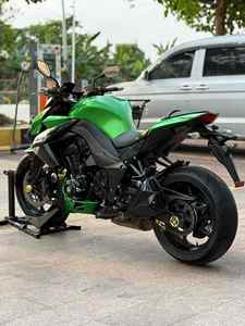 Moto de rue à essence Kawasaki Z1000 Big Python 1000cc, style agressif, 6 vitesses, EFI, moto sportive d'occasion à prix abordable - Product Image 1