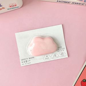 มีดคัตเตอร์พลาสติกแบบพกพาขนาดเล็ก ลายกระต่าย สำหรับนักเรียน ใช้แกะซองจดหมาย ตัดกระดาษ รุ่น Cloud Mini - Product Image 4