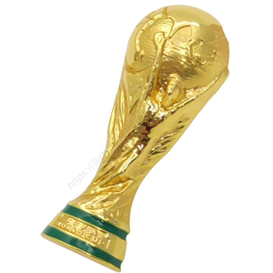 Trophée de football mondial en résine, artisanat, gant et chaussure d'or pour Diwali, remise des diplômes, Noël, Halloween, Pâques et Nouvel An - Product Image 3