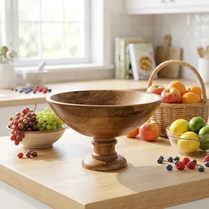 Bol de service en bois sur piétement, poli, pour salade de fruits, vaisselle rustique moderne pour la maison, les fêtes et les mariages - Product Image 1