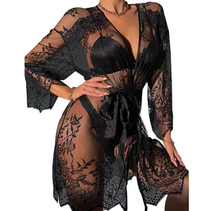 Ventes en gros en Chine de chemises de nuit pour femmes, vêtements de nuit transparents en dentelle jacquard, robe de nuit à ceinture en maille 6060 - Product Image 2