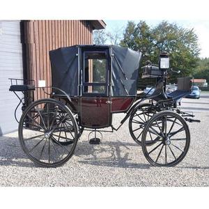 Calèche noire à chevaux - Design moderne, taille personnalisable, construction en métal et bois, pour événements - Product Image 1