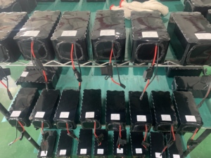 Batterie Li-ion personnalisée OEM avec BMS, cellules 18650, 21700, 32700, 32650, 3.7V, 7.4V, 11.1V, 12V, 14.8V, 6000mAh - Product Image 5