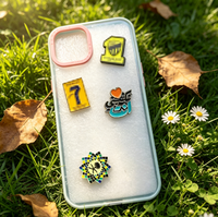 Badge autocollant métallique personnalisé, épinglette émaillée, autocollants métalliques pour téléphone, adaptés à diverses décorations, vente en gros sur mesure