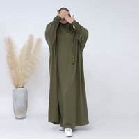 Vente en gros moyen-orient arabe dubaï une pièce Jilbab robe couleur unie rides polyester modeste Burqa Jilbab prière Abaya