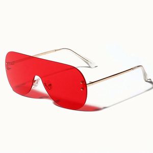 Gafas de Sol de Moda 2019, Estilo Vintage para Mujer, Montura Grande, Lentes de una Pieza, Color Rojo, Montura Extra Grande sin Aro - Product Image 1