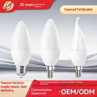 Ampoule LED en forme de bougie avec capuchon en plastique et douille E14/E27, spécialement conçue pour les luminaires suspendus et les lampes de table à haute luminosité.