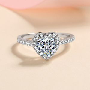 2023 Verkaufsschlager Hochwertige Luxus-Boutique Großhandel Maßgefertigter Damen S925 Sterling Silber Hochzeits-Moissanit-Diamantring - Product Image 3