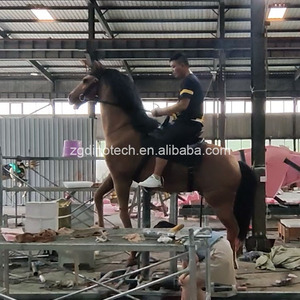 Cheval animatronique interactif à chevaucher sur rail, modèle d'animal sur mesure pour <span class=keywords><strong>la</strong></span> réalisation de films - Product Image 3