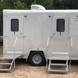 Fabricants de maisons de conteneurs publiques en Algérie Voiture de camping en plein air en entonnoir avec application pour le type de remorque alimentaire à vendre - Product Image 1