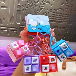 ตุ๊กตาการ์ตูนน่ารักปี 2026 ของเล่นบีบคลายเครียด พวงกุญแจ ของเล่นบรรเทาความเครียด - Product Image 3