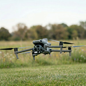 Dron Matrice 4T con Múltiples Lentes, Cámara Infrarroja de 640x512, Video 4K, Aluminio, 49 Minutos de Vuelo, para Topografía Forestal y Gestión de Activos - Product Image 3