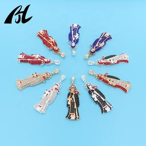 Collares con Colgantes de Joyería de Moda para Hombre con Dijes de Búho y Estatua de la Santa Muerte en Circón Tricolor Chapado en Oro - Product Image 4