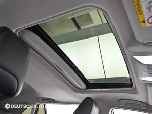 Para RAV4 Híbrido AWD Automático SUV con Volante a la Izquierda Euro VI, apto para carretera, suspensión duradera, confort para viajes largos, alta calidad de exportación - Product Image 5