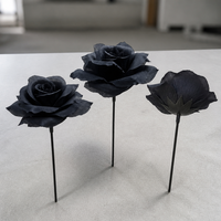 Rose noire artificielle faite à la main en gros, tige unique sans feuilles, 25 cm de tige nue, 30 cm au total, tête de 7,5 cm, en soie, pour Halloween et mariage