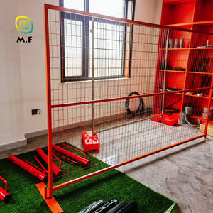 Panneaux de clôture en fer en acier au carbone durable personnalisés de style canadien durable pour les chantiers de construction - Product Image 1