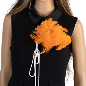 Accessoires de costume en plumes de dinde <span class=keywords><strong>avec</strong></span> broche en plumes naturelles tendance, coiffe fleurie - Product Image 6