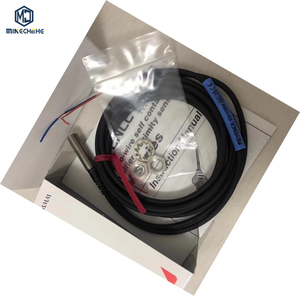 Sensor de proximidad inductivo tipo cubierta de cuerpo EV-108M M8 con N.O. Salida para Detección de Metales Negros - Product Image 1