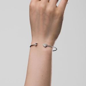 Dylam F Initial <b>Charm</b> <b>Bangles</b> Heart Butterfly 26 Letters Alphabet <b>Bangle</b> for Women Girls Letter <b>Bangle</b> Personalized Jewelry - Product Image 3