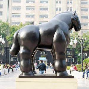 Una famosa estatua <span class=keywords><strong>de</strong></span> bronce abstracta moderna al aire libre <span class=keywords><strong>de</strong></span> un <span class=keywords><strong>caballo</strong></span> gordo <span class=keywords><strong>de</strong></span> Fernando Potro - Product Image 5