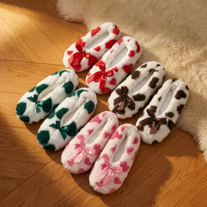 Chaussettes d'hiver douillettes et épaisses avec doublure en sherpa, antidérapantes, pour femmes, pantoufles thermiques d'intérieur pour un usage quotidien - Product Image 1
