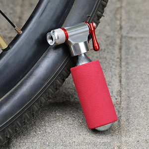 Bomba de Bicicleta Portátil de Acero CO2 de 29g, Mini Bomba de Emergencia con Válvula Schrader/Presta, Compatible con <span class=keywords><strong>Cartuchos</strong></span> de Presión de 130-160 PSI - Product Image 3