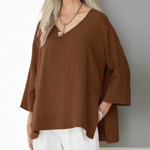 Camiseta informal de verano para mujer, estilo europeo y americano, con cuello en V, de algodón y lino, con mangas tres cuartos y corte holgado. - Product Image 5