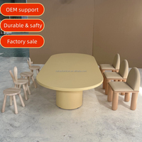 Table et chaises en bois haut de gamme au design moderne pour enfants, idéales pour l'école, le salon, la salle à manger, durables, écologiques, taille personnalisable, bibliothèque