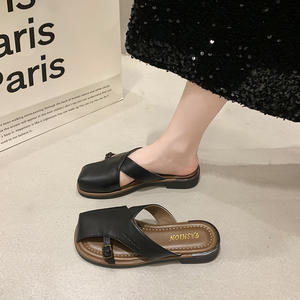 Tendance mode féminine : Sandales de plage élégantes et polyvalentes, à enfiler, avec amorti, respirantes, pour l'été et l'extérieur, antidérapantes - Product Image 4