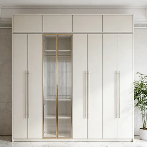 <span class=keywords><strong>Armadio</strong></span> Bianco Personalizzato <span class=keywords><strong>con</strong></span> Finiture Dorate, <span class=keywords><strong>Ante</strong></span> in Vetro e Cassetti per Progetti di Hotel e Appartamenti di Lusso - Product Image 3